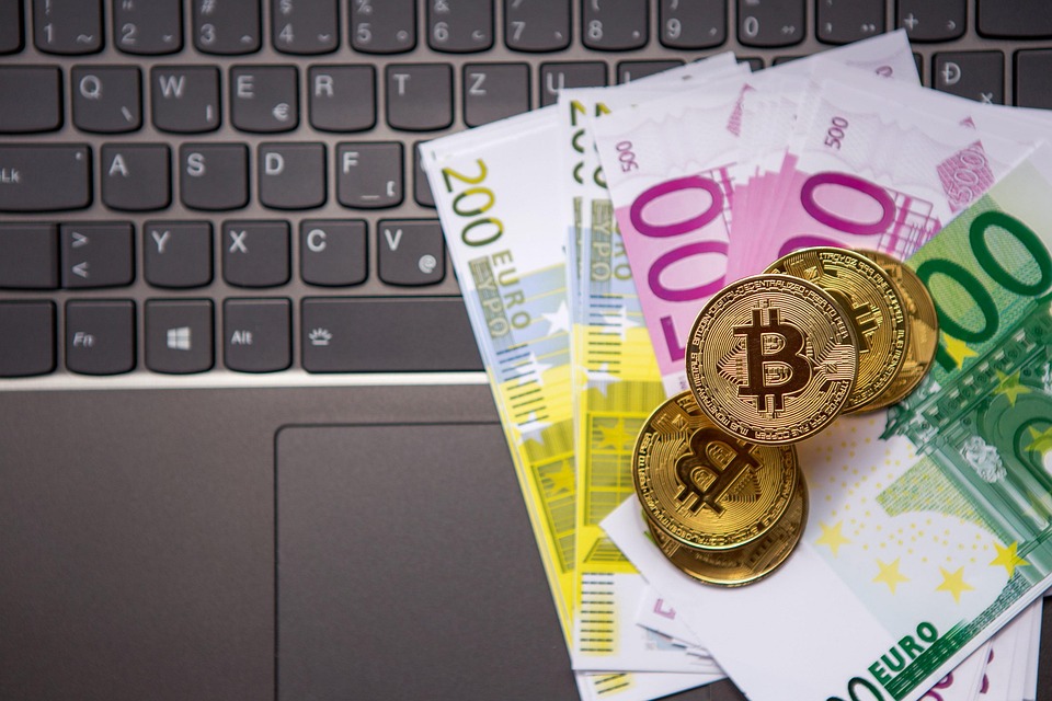 余弦：Hyperliquid上50倍杠杆巨鲸再以452万USDC做多ETH！爆仓价1391美元